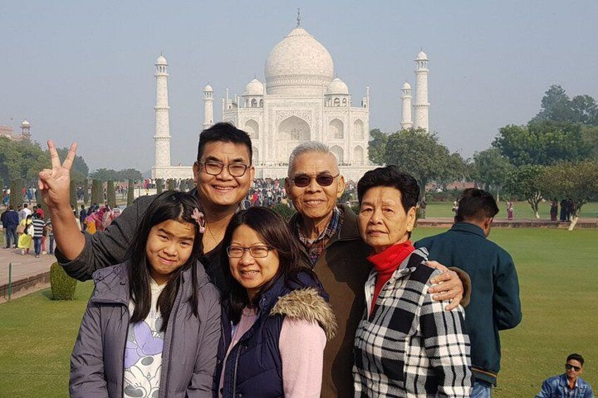 All Inclusive Day Trip to Taj Mahal, Agra Fort and Baby Taj from Delhi by Car 3