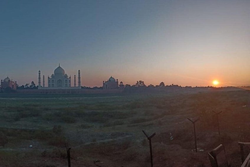 All Inclusive Day Trip to Taj Mahal, Agra Fort and Baby Taj from Delhi by Car 5