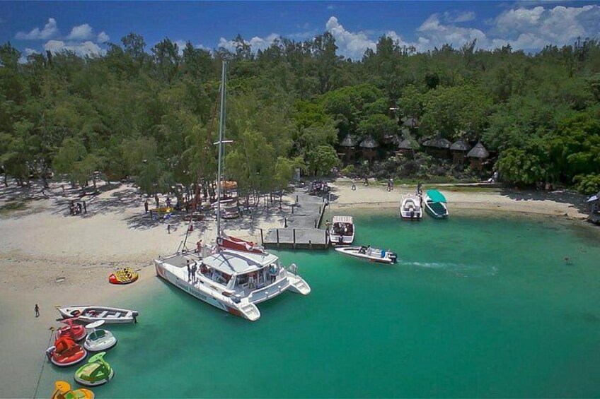 On sand bank at Isle aux Cerfs 1