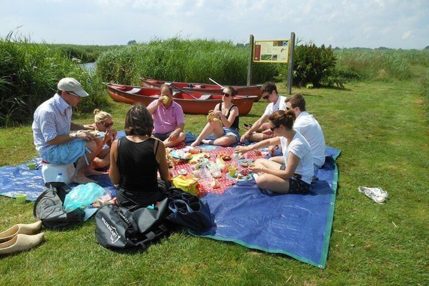 Guided Canoe Adventure with Picnic Lunch in Waterland from Amsterdam 3