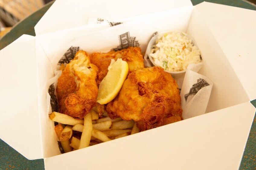 Milwaukee Food Tour with 5 Local Favorites Tastings & Secret Dish 5