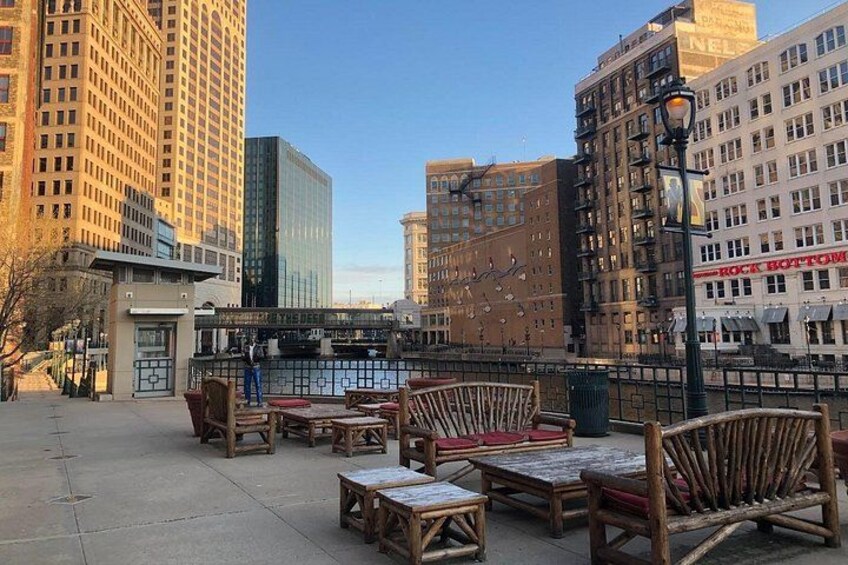 Milwaukee Food Tour with 5 Local Favorites Tastings & Secret Dish 2