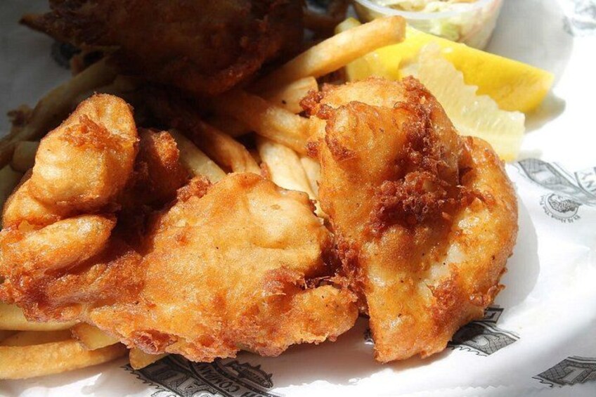 Milwaukee Food Tour with 5 Local Favorites Tastings & Secret Dish 3