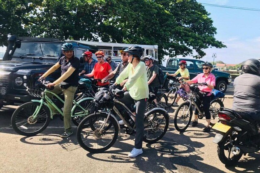 E-bike Tour Galle Countryside Retro Style E-Bikes 4