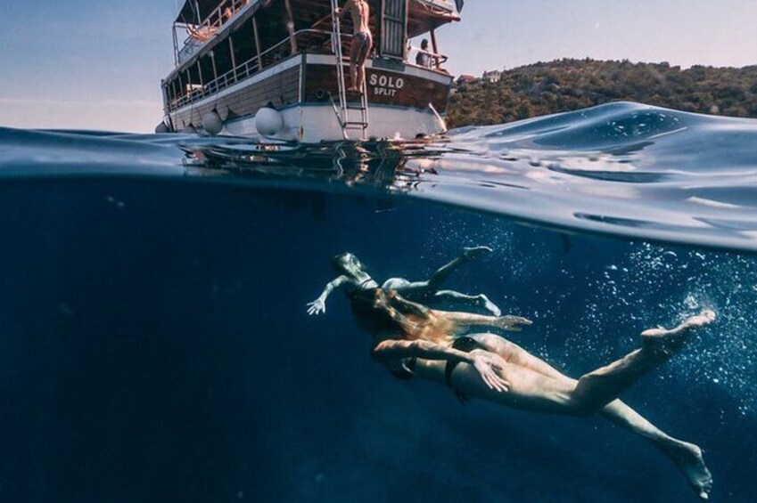 Snorkeling in Nečujam 5