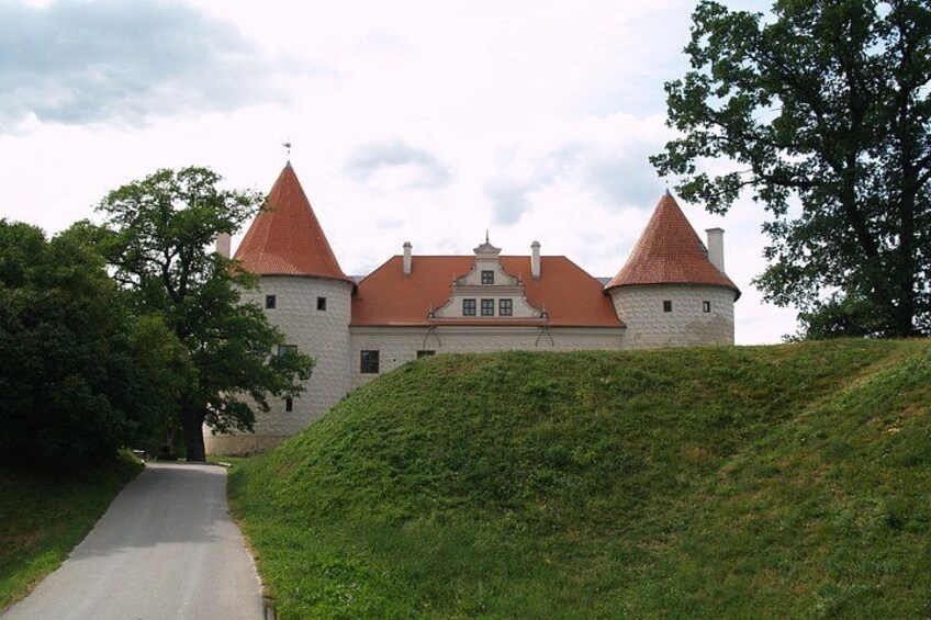 Group Day trip to Rundale Palace, Hill of Crosses & Bauska Castle 1