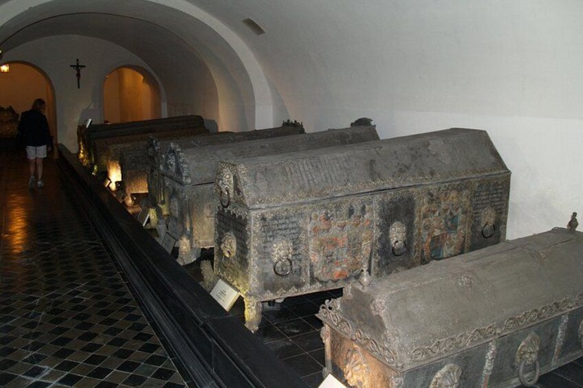 Crypt at Jelgava palace 4