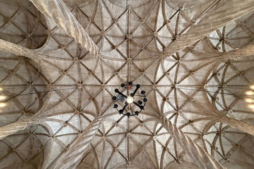 Valencia: Cathedral, St. Nicholas & Silk Exchange Tour + Tickets 3