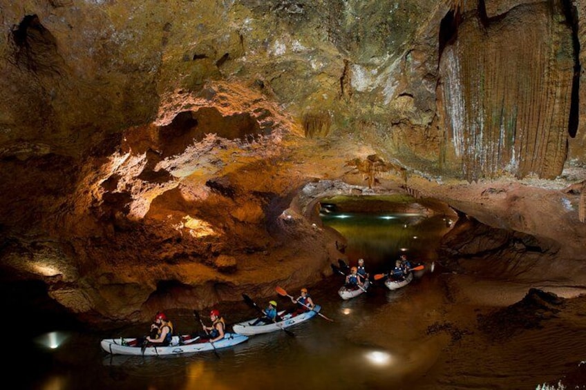 A group speleolokayaking in the interior of the San José caves 5