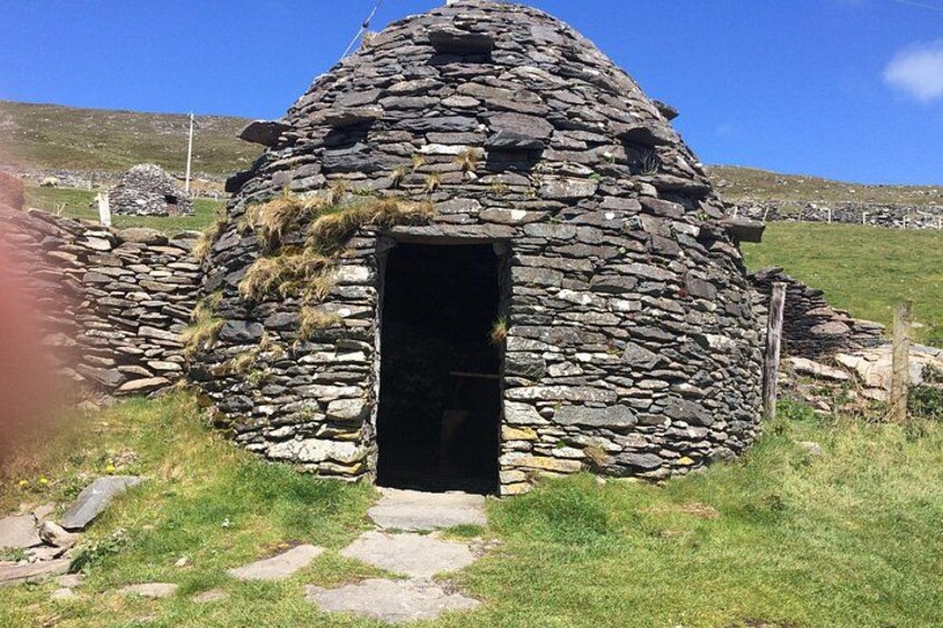Beehive hut at Sea Head 4