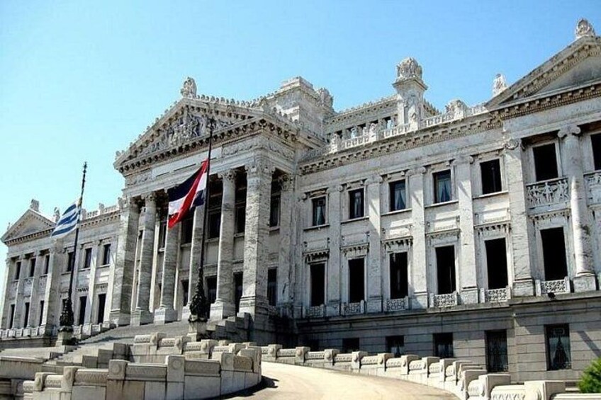 Half-day Regular City Tour at Montevideo 2