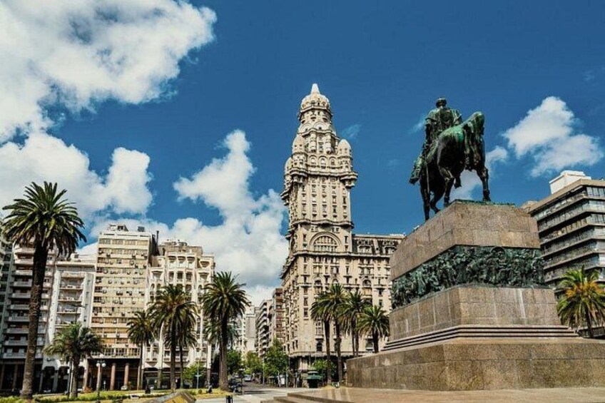 Half-day Regular City Tour at Montevideo 1