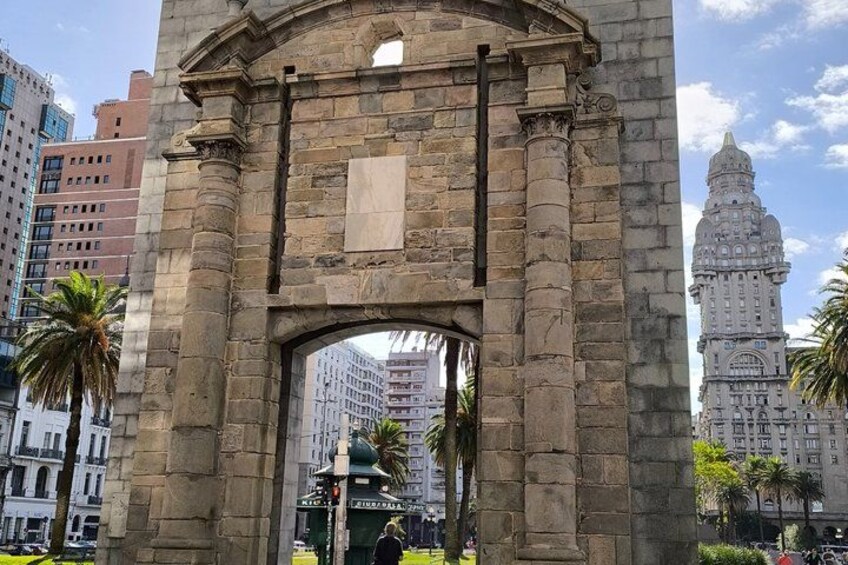 Half-day Regular City Tour at Montevideo 2