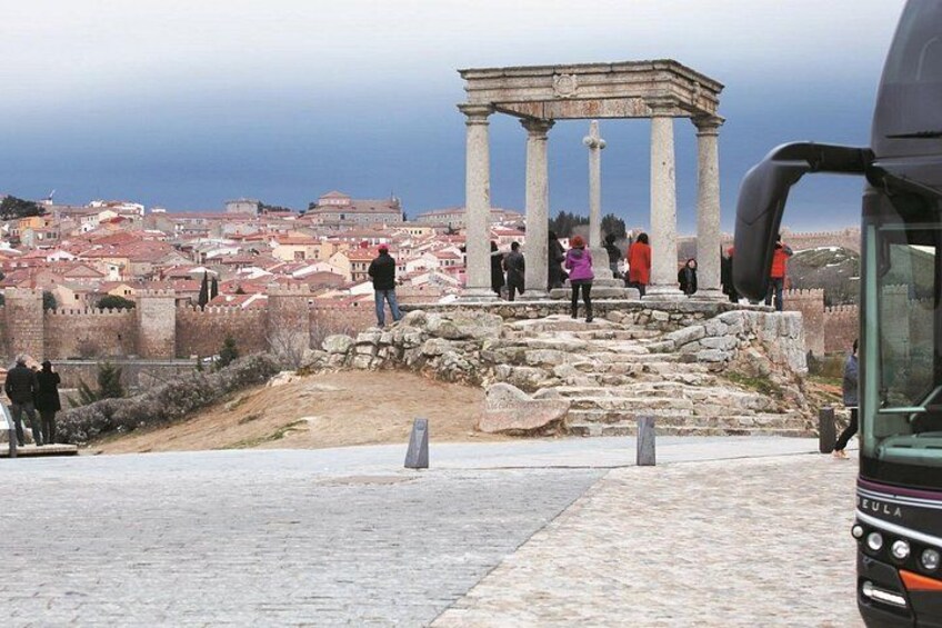 Avila view and the four columns. 5