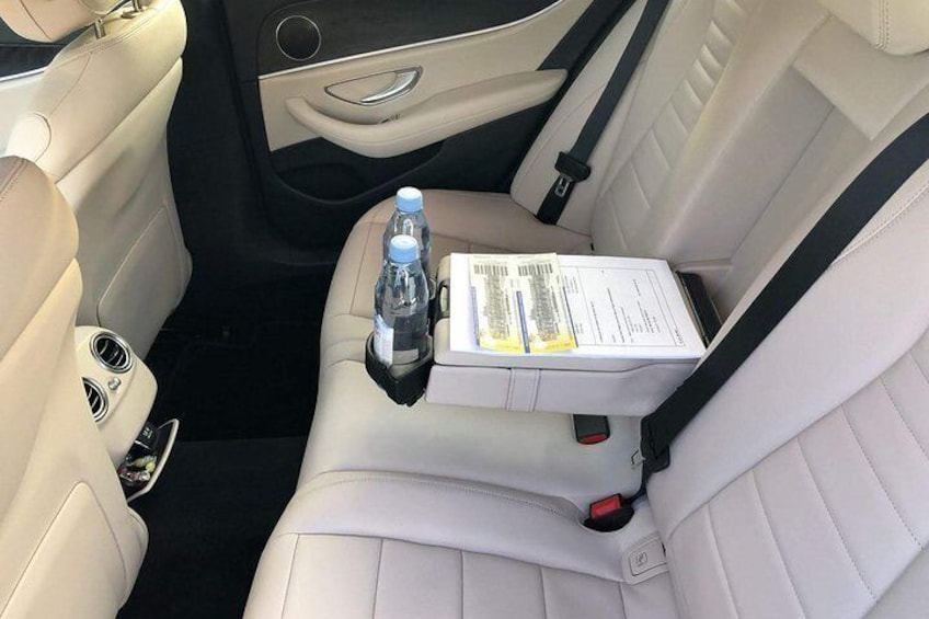 Enjoy your drive in a luxury Mercedes car 5