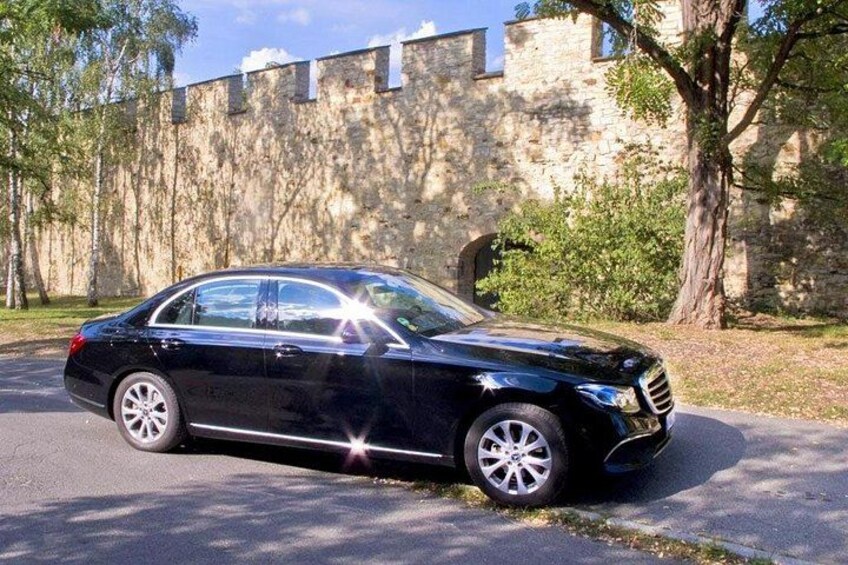 Mercedes-Benz E-class (1-2 passengers) 2
