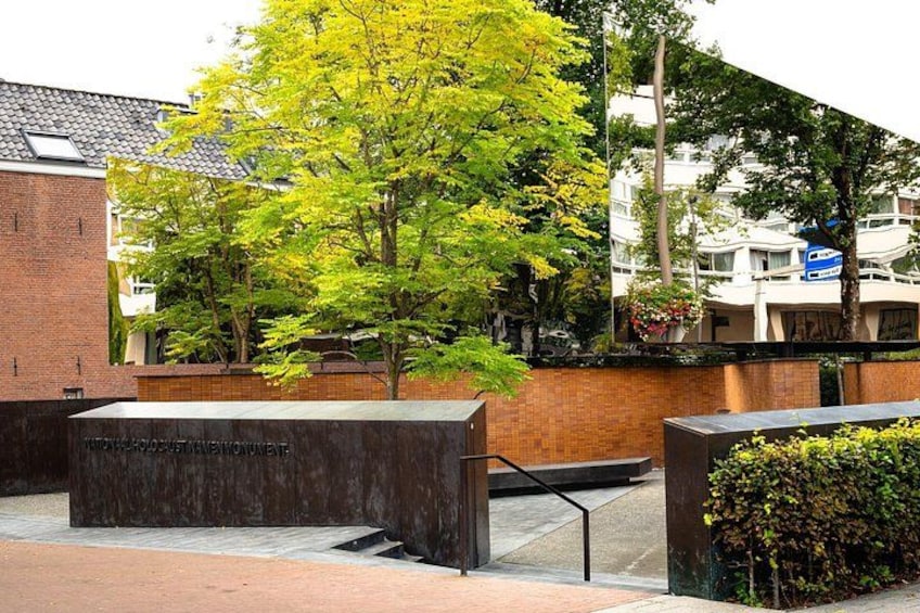 Amsterdam Anne Frank Small-Group Guided Walking Tour 2