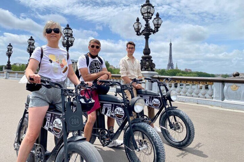 Paris Sightseeing Family Friendly Guided Electric Bike Tour