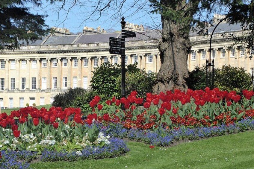 A glimpse of the famous Royal Crescent 2