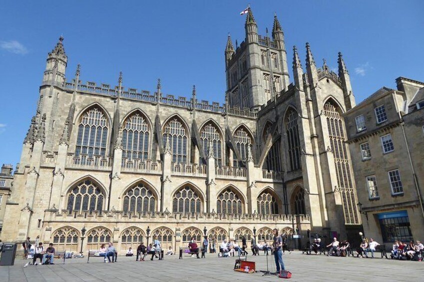 Bath Abbey's history dates back over 1000 years