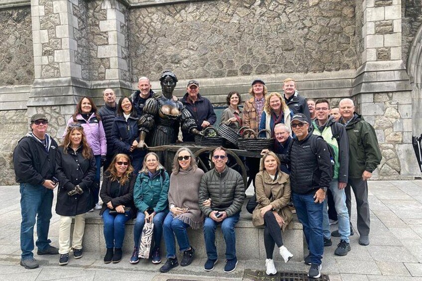 Dublin Book of Kells, Castle and Molly Malone Statue Guided Tour 2