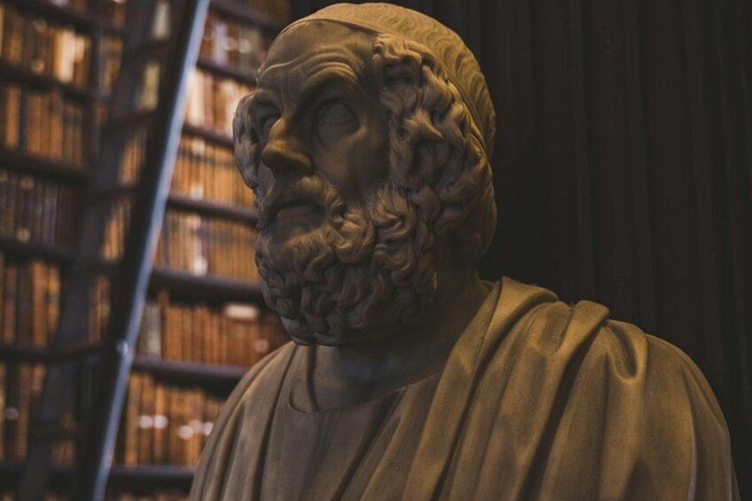Dublin Book of Kells, Castle and Molly Malone Statue Guided Tour 4