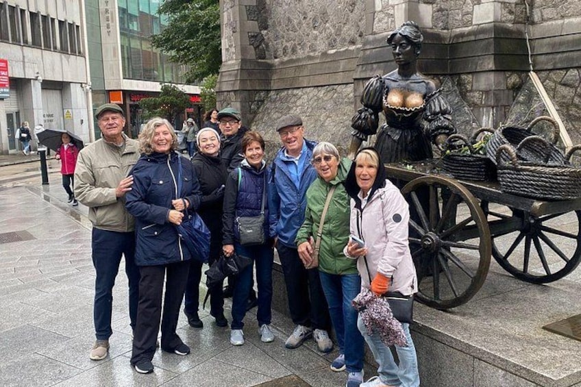 Dublin Book of Kells, Castle and Molly Malone Statue Guided Tour 2
