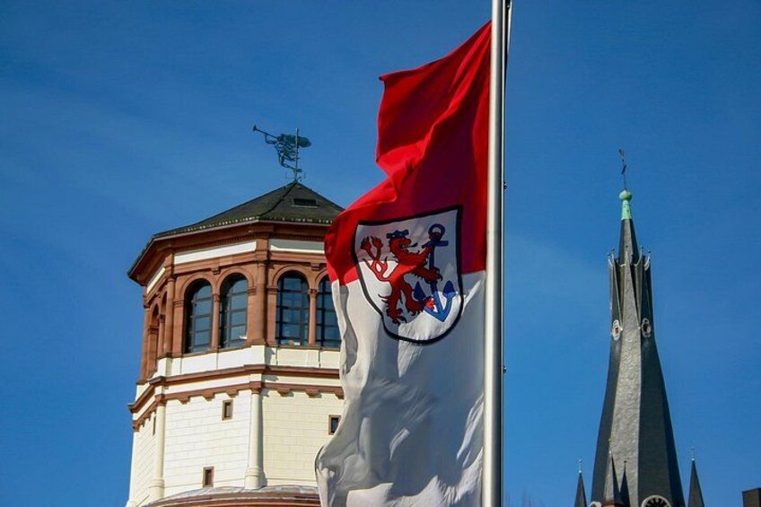 Dusseldorf Essentials: Old Town, Rhine River & Architecture Tour 3