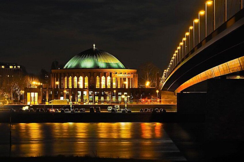 Dusseldorf Essentials: Old Town, Rhine River & Architecture Tour 2