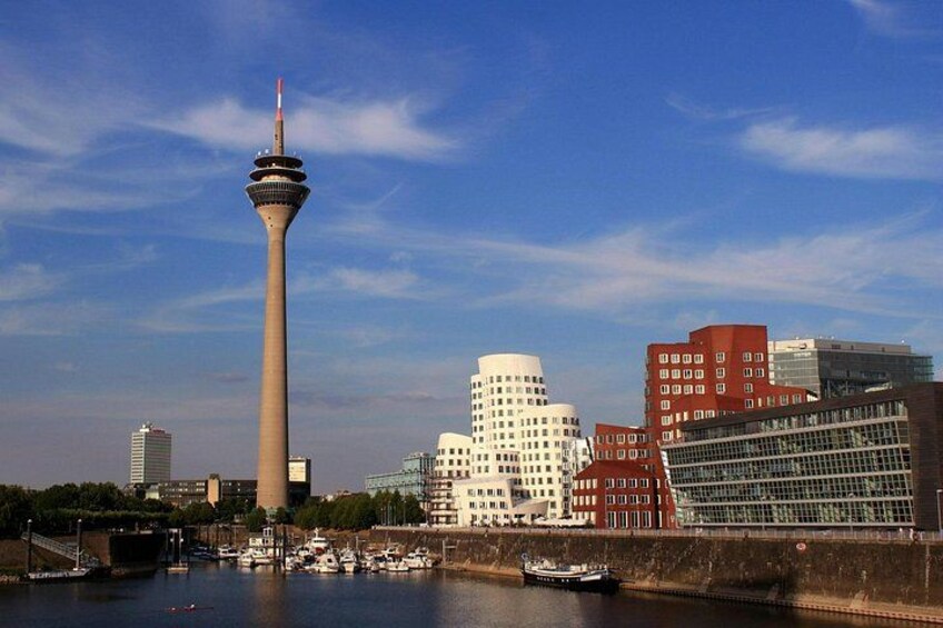 Dusseldorf Essentials: Old Town, Rhine River & Architecture Tour 4