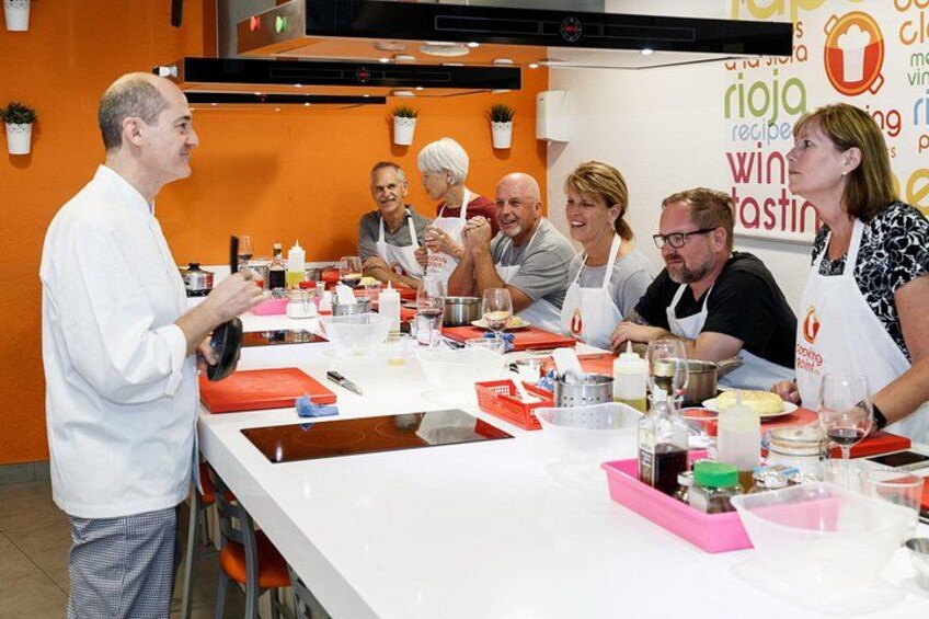 100% Hands-on Cooking Class Paella Tapas Sangria in Madrid 2