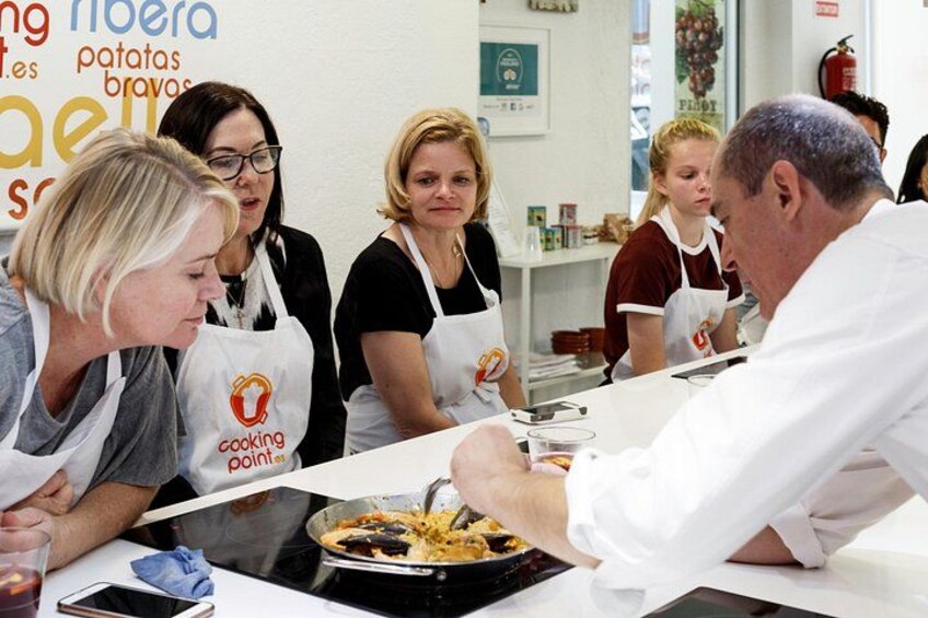 100% Hands-on Cooking Class Paella Tapas Sangria in Madrid 3