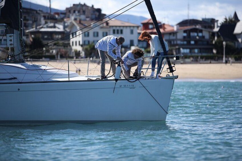 San Sebastian Private Sailing trips & Socioeducational boat tours 3