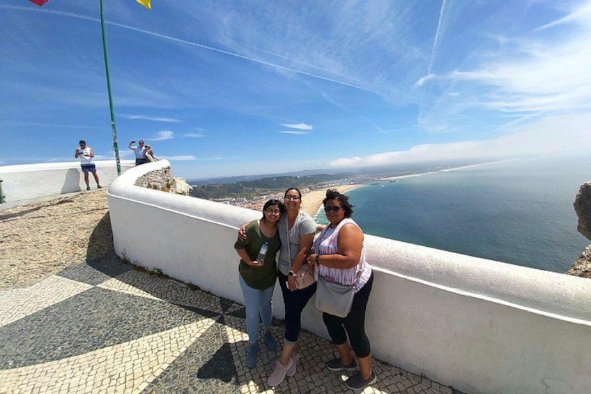 Customers at Nazare 4