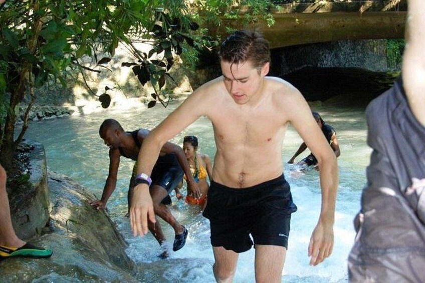 Jamaica Combo Tour: Dunn's River Falls and Bob Marley’s Nine Mile 3