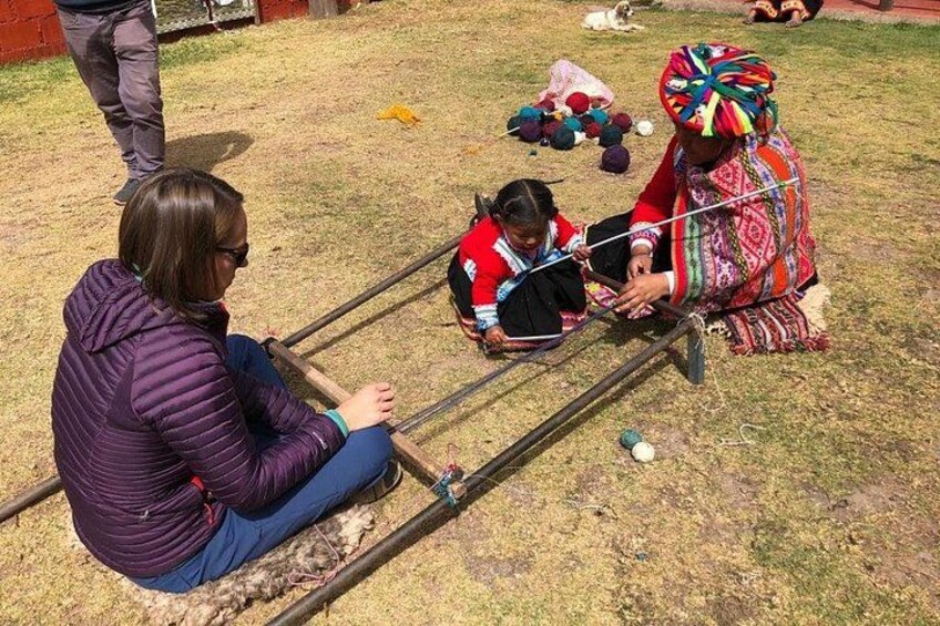 Sacred Valley Textile Workshop – Dyeing & Weaving in Cusco 2