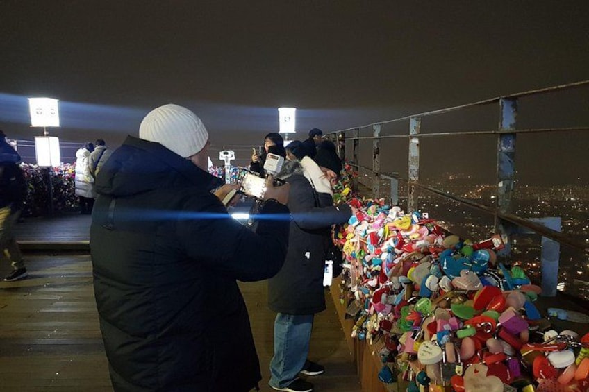 PRIVATE SEOUL NIGHT TOUR: Dinner, Naksan Park, N-tower, Market... 3