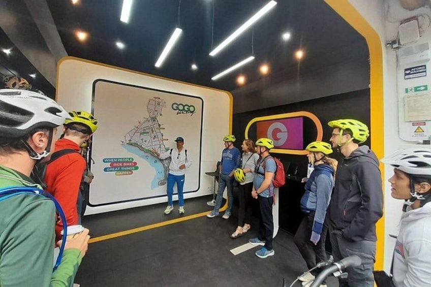 Barranco Bike Tour: From Pyramids to Bohemian Streets 1