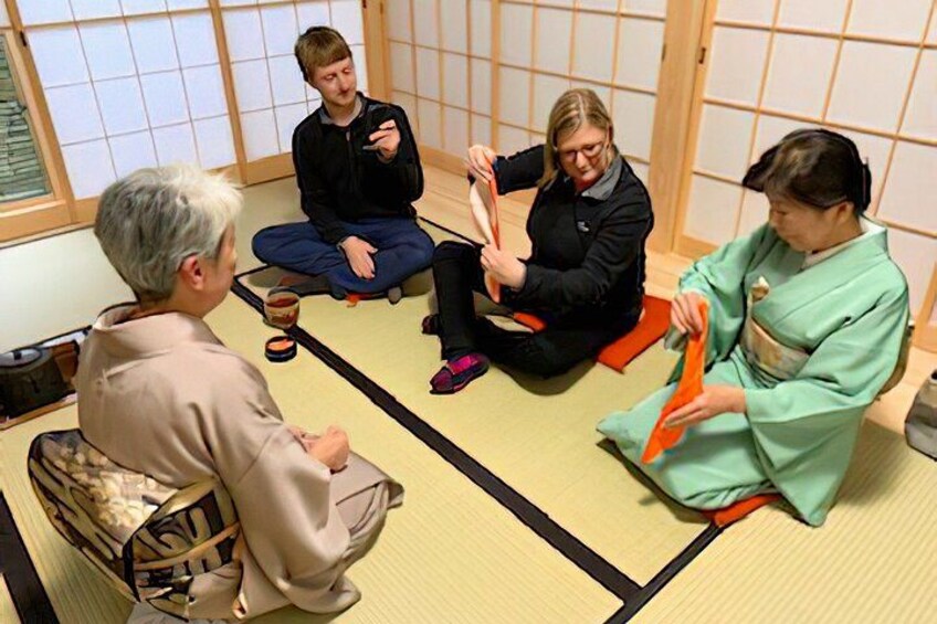We will carefully guide you through each of the traditional manners. 5