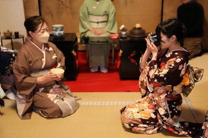Experience the traditional way of drinking tea prepared by a tea master 2