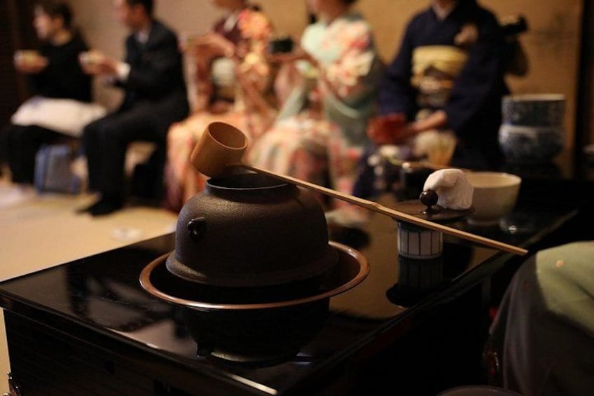 Wear a high-quality kimono, enjoy a tea ceremony experience in a small group, and hear fun travel stories from other travelers. 1