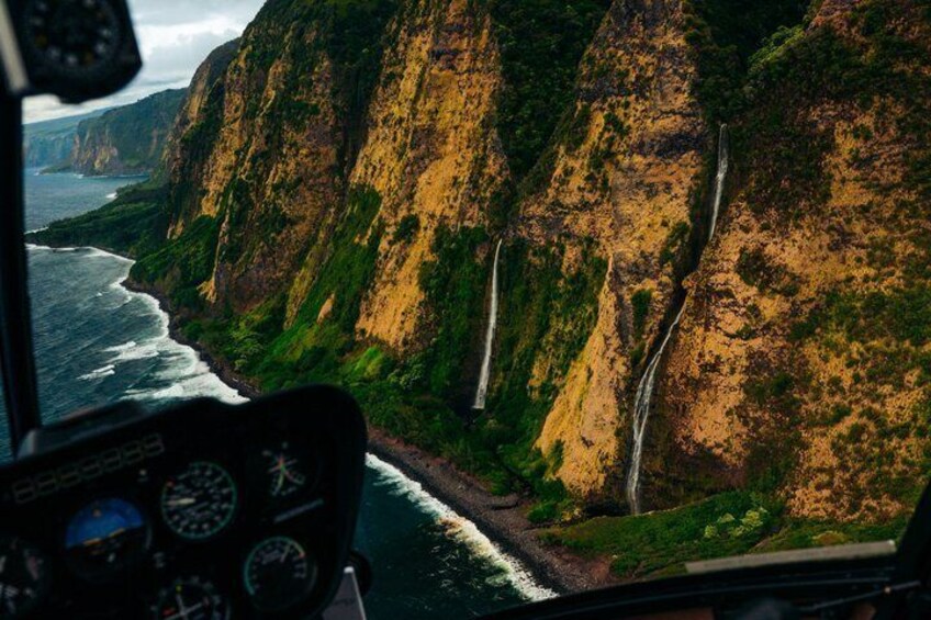 Private Big Island Experience: 3 of 4 Window Seats 4