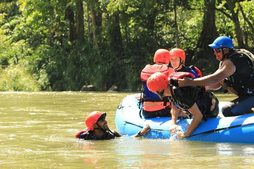 La Fortuna white water rafting + Authentic Costa Rican Lunch 5