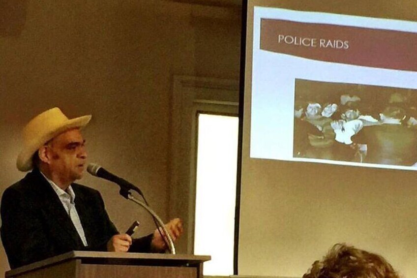 Speaking to the State Museum Tour Guide Class