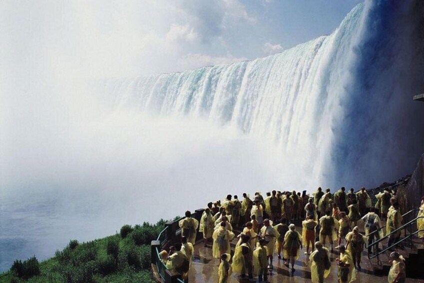 Journey behind the Falls 4