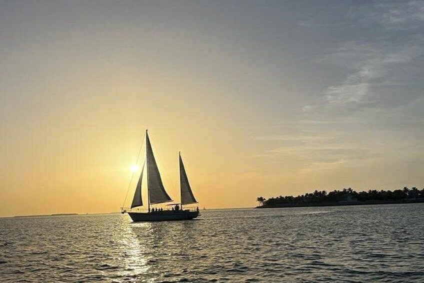 Sunset Sail in Key West with Beverages Included 2