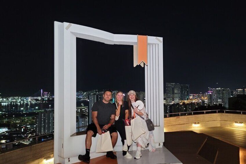 Visit Busan night market and enjoy the night view of Busan harbor 3