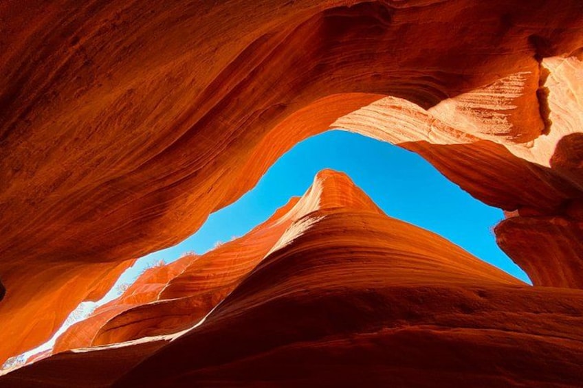 Peek-a-Boo Slot Canyon Guided Hike (Small Group) 2