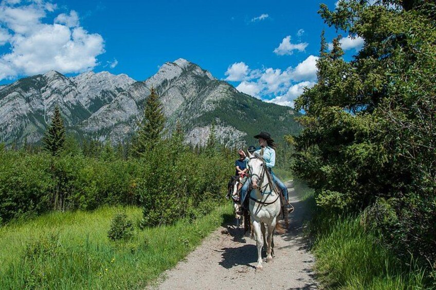 2 Hour Banff Horseback Riding Adventure 1
