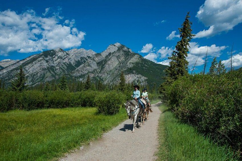 2 Hour Banff Horseback Riding Adventure 2